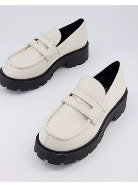 Vagabond Shoemakers Cosmo 2.0 Loafers
Off White Leather Size 39